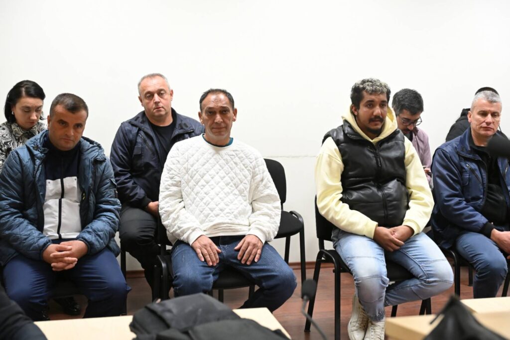 Мајсут Мемиши, Алмир Асани и Флорин Арифи добија по три години затвор за „загрозување на животната средина и природата со отпад поврзано со создавање диви депонии на дел од локацијата во Вардариште“.